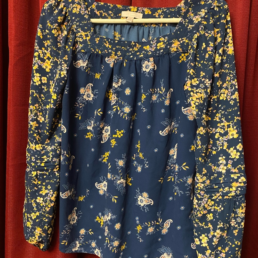 Lauren Conrad-Blue/Floral Shirt-Women’s XS, Ruffle Sleeves on arm